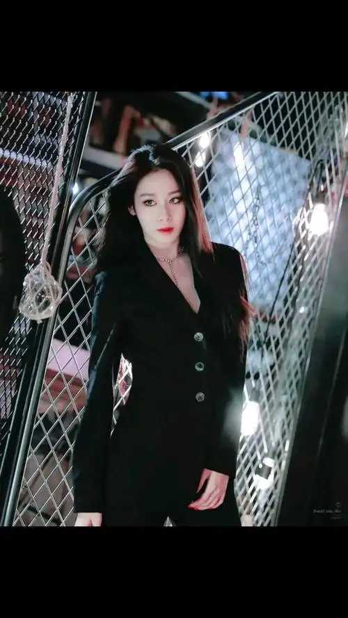 朴智妍#黑西装好帅