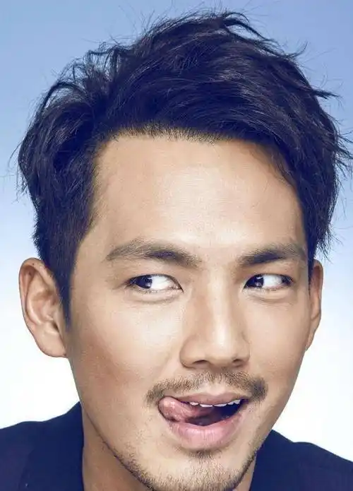 哪个男明星留胡子最帅?周杰伦?钟汉良?还是黄晓明呢?_服饰_第一娱乐网