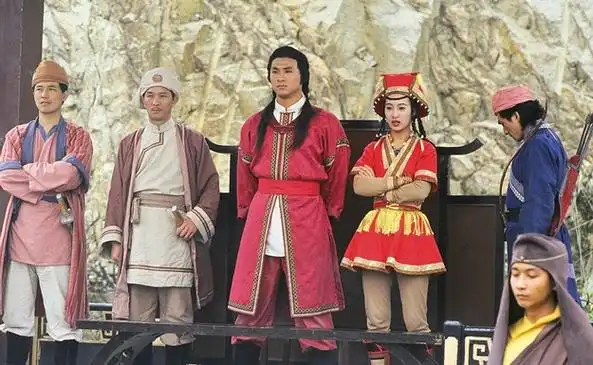 p data-id="gnvh4xytuv">《大地飞鹰》是由香港无线电视出品,吴振秋