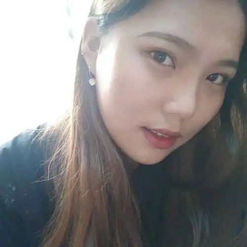 我用了半年时间终于去掉了闭合粉刺只想和大家分享一下,素颜的照片不