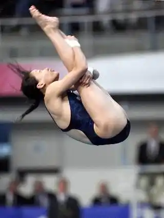 跳水伏明霞郭晶晶包揽女子3米跳板金银牌