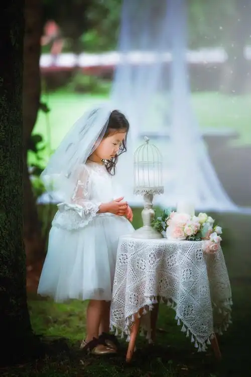 大卫叔叔儿童摄影的儿童摄影作品《起标题是一件困难的事》