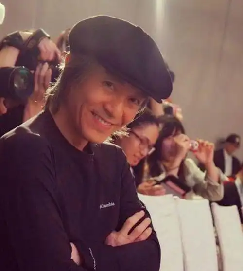 周星驰现在和朱茵关系怎么样(57岁周星驰为何终身不娶)