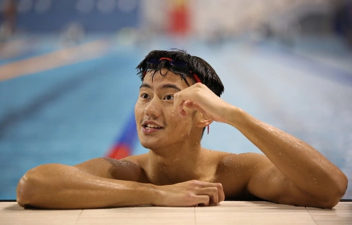 央视:游泳奥运名单何时出没定 宁泽涛仍在京训练