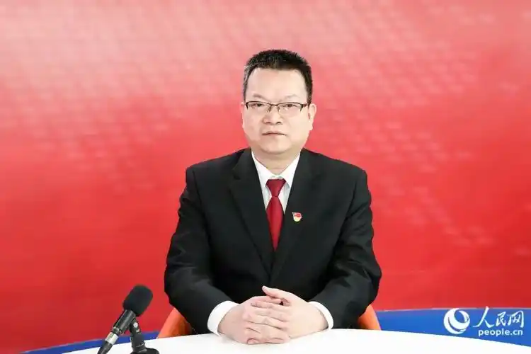 中共三明市委常委,三明市人民政府副市长王军强做客人民网演播室.