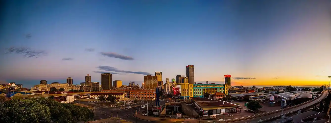 约翰内斯堡(johannesburg),简称约堡(joburg),是南非最大的城市与