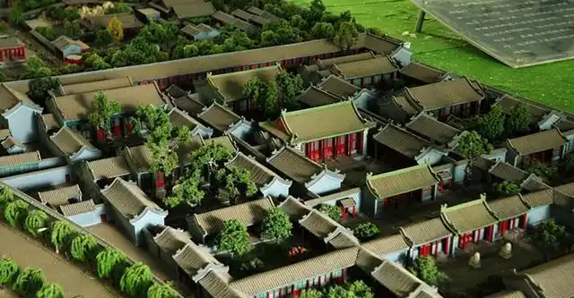 据说,和坤的故宅恭王府中,至今仍有未被发掘的财宝.