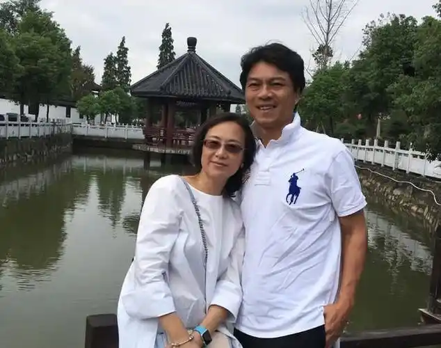 吴玉芳嫁江嘉良后息影恩爱34年生俩女在丈夫鼓励下重回荧幕