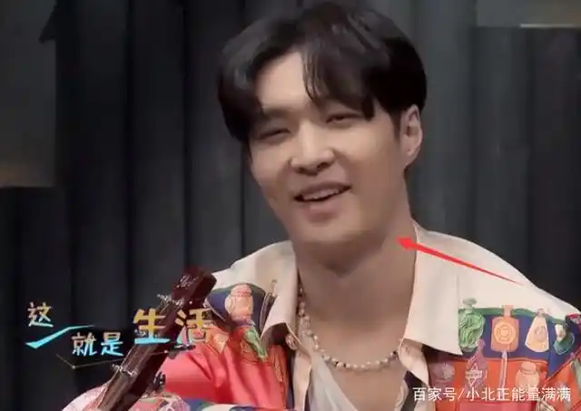 发福的张艺兴是何画风?下巴和脖子胖到分不清,男神也油腻!