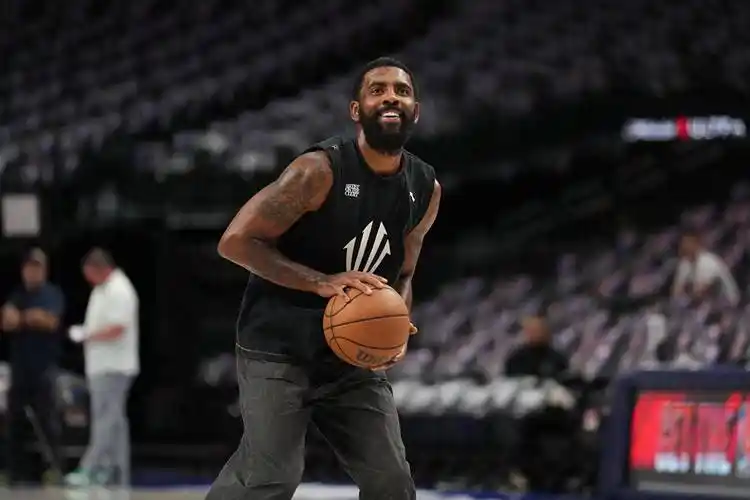 直播吧6月6日讯 今天,独行侠球员小哈达威在接受采访时被问及了欧文对