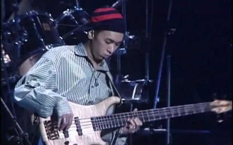 beyond1991年演唱会 黄家强 bass solo