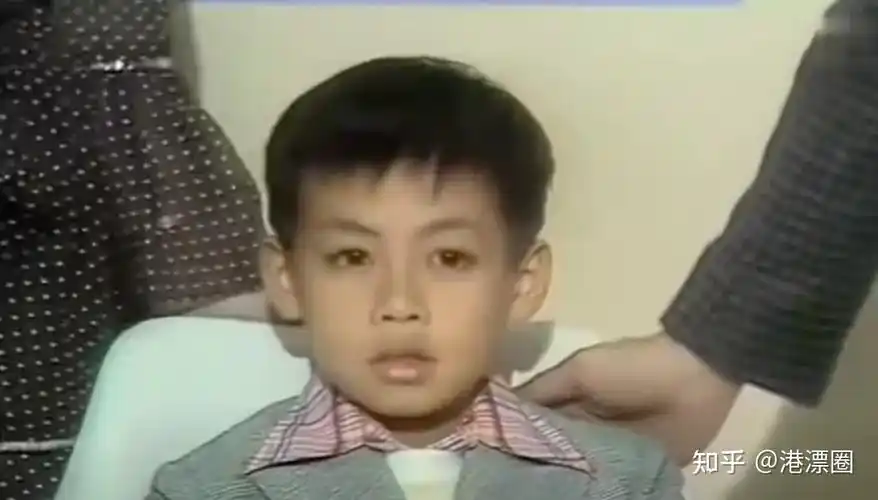 "神童辉"名叫罗文辉,可谓是香港的"初代神童".