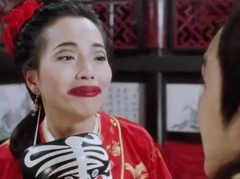 她被称为香港第一丑女,当年低调嫁豪门,现被富豪老公宠上天!