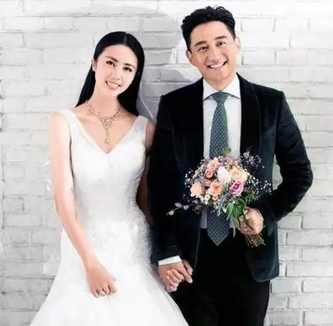 娱乐圈的明星夫妻,华晨宇跟关晓彤结婚了,本文共(4816字)