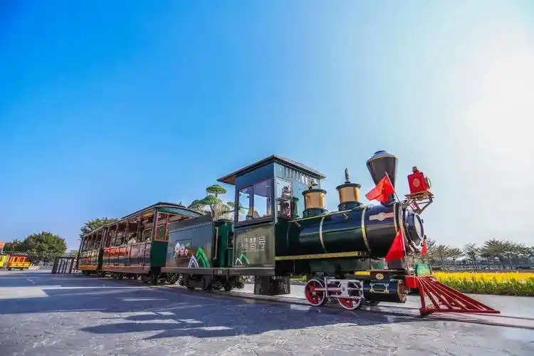 快来打卡网红绿皮火车正式启航随便拍都是网红大片