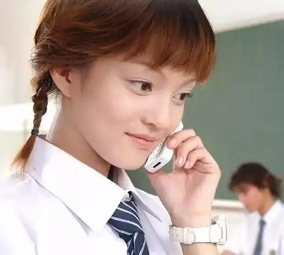 第一次认识张韶涵是因为《永不言弃》又名《mvp情人》还有《海豚湾