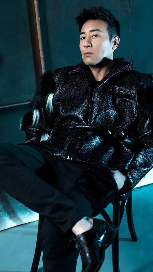 演员于和伟的一组风格写真大片.