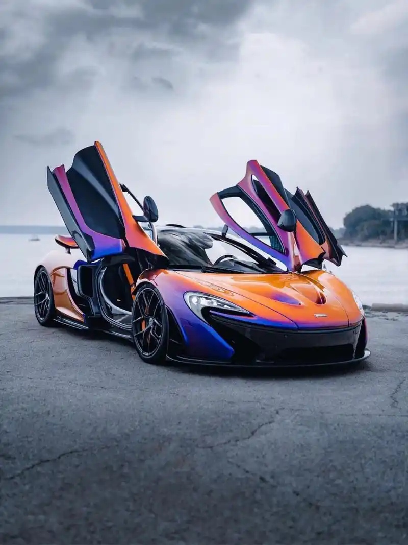 92  99 跑车的动力真是太强大了,一脚油门下去,仿佛整个世界都在