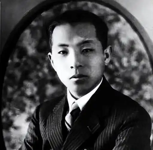 张学良晚年坦言:我从不信命,但在老虎厅杀杨宇霆后,我不得不信