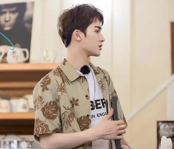 青春的花路剧照曝光小鲜肉们颜值超高唯独朱正廷不一样