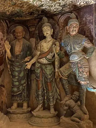 敦煌博物馆莫高窟45号窟保存了千年前盛唐时期精美塑像