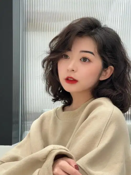 2021中短发慵懒随意法式卷法式卷发yyds超级温柔哦自然且有型慵懒随意