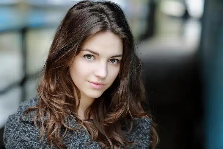 艾拉·亨特 ella hunt的图片