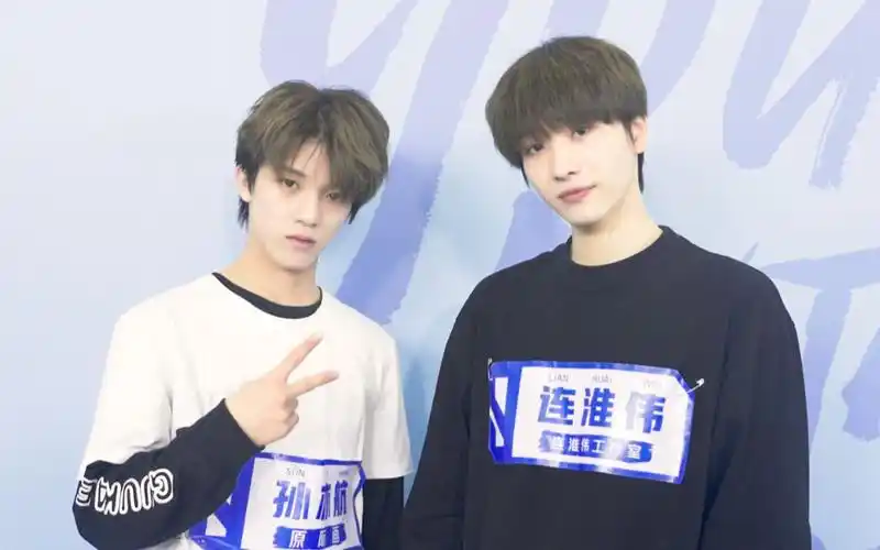 连淮伟x孙亦航遭遇捧杀准四级考生现场挑战英语翻译