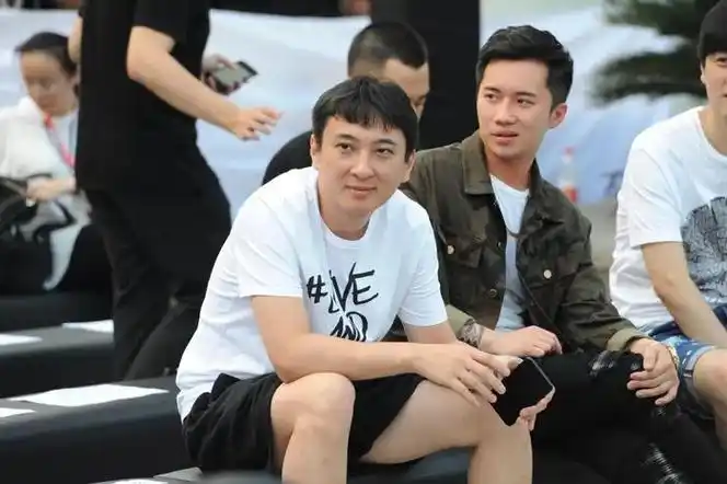 出走半生,王思聪浪子回头|王思聪|万达|文旅_新浪新闻