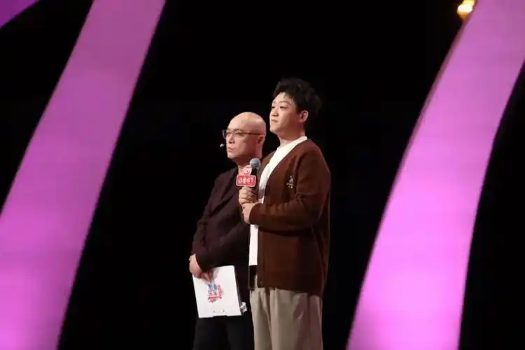 奋斗是青春的底色,《非诚勿扰》男嘉宾相信付出才有回报_腾讯新闻