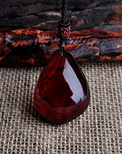 浪漫情怀血珀项链(附证书)