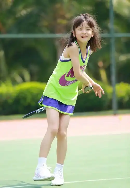 田亮晒森碟网球照 网球美少女长腿惹人羡_时尚_腾讯网