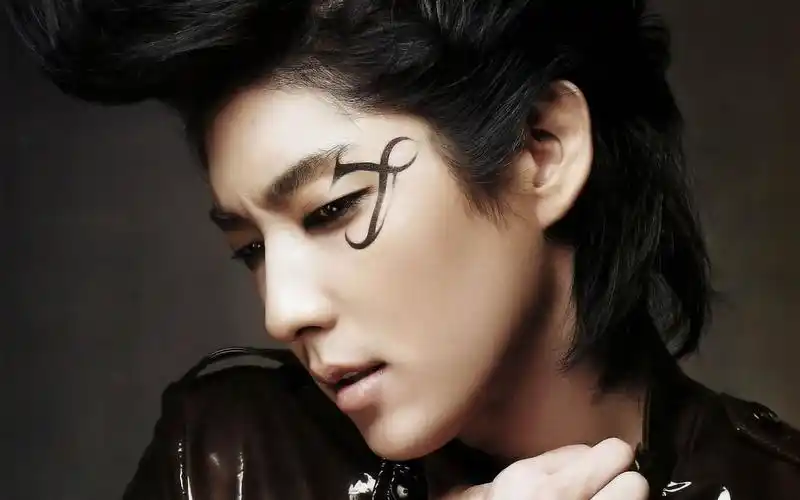 迷人桃花眼李准基时尚写真图集