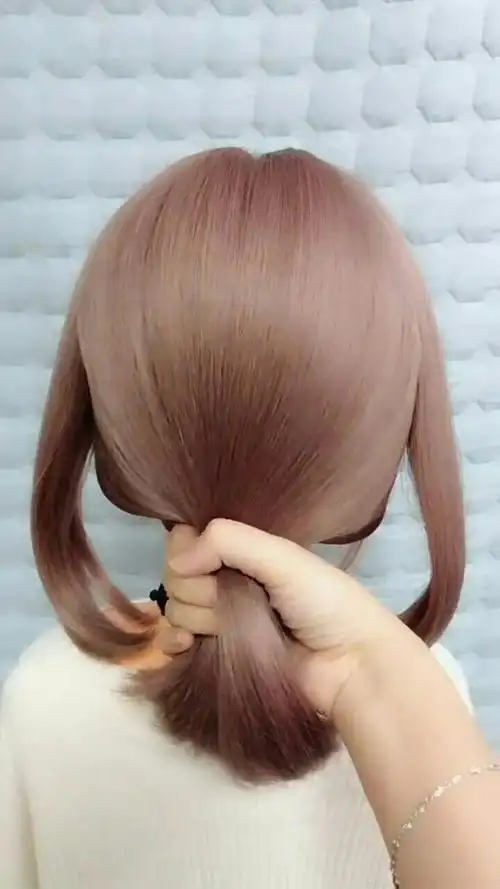 把短发盘起来,远离闷热