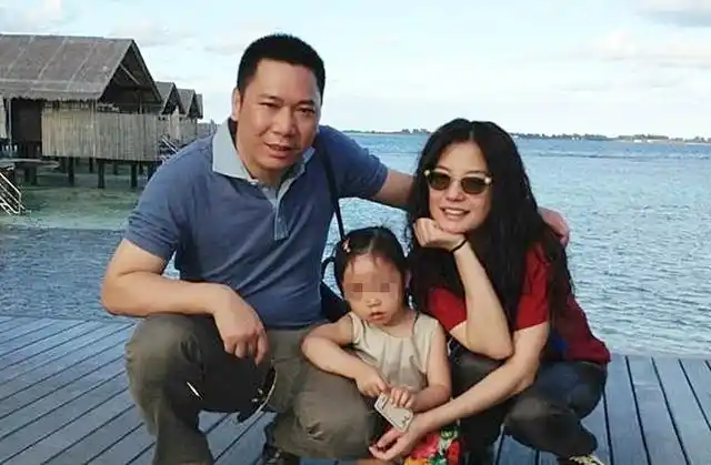 赵薇夜会小鲜肉,同车返香闺