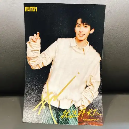 置顶#道仔福利#【老照片新归处】抽张签名美美过年关注我,【点赞】