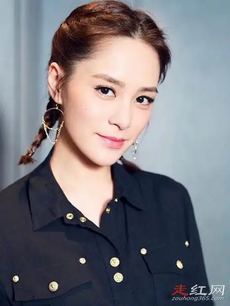 阿娇个人资料简介:1981年出生于中国香港,真名钟欣潼,为中国香港的女