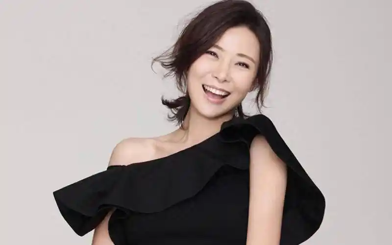 柯蓝:背景比韩雪还强大,我不是黄志忠小三,50岁我也不想结婚