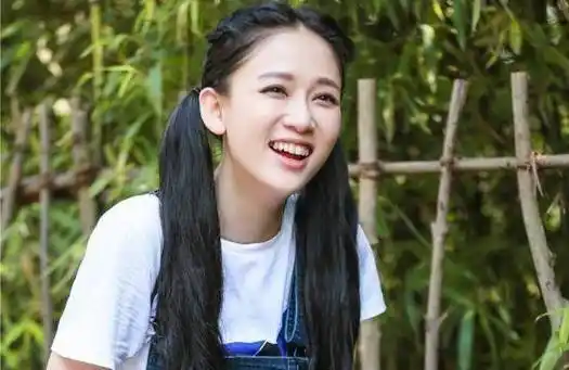 陈乔恩小时候因考试没考好,妈妈直接上来就是一巴掌,却并没有时间陪