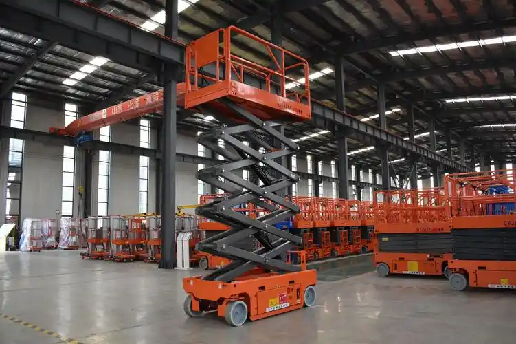 定制高空作业平台全自行升降机 电动液压自行剪叉式 全自动升降机