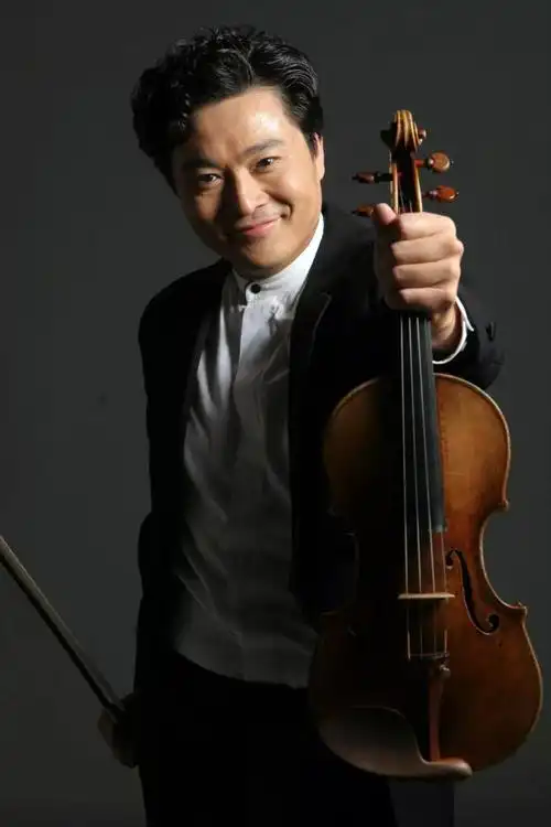 音乐大师如何"炼"成?——访著名小提琴家吕思清