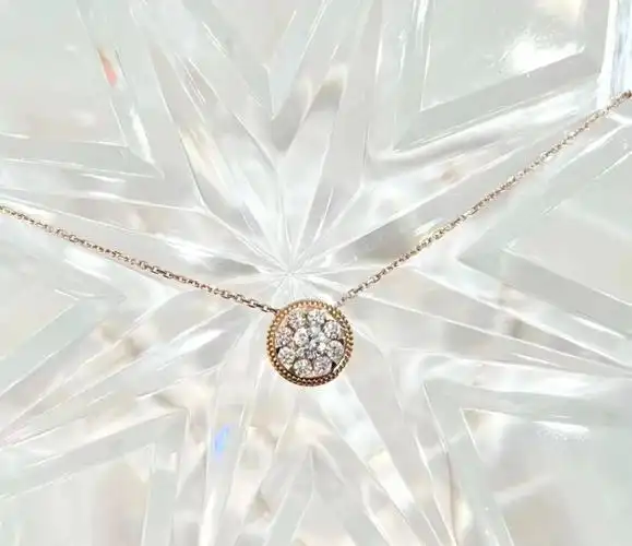 专利,打造了精致不凡周大福春雪系列项链周大福k金钻石八围一项链一套