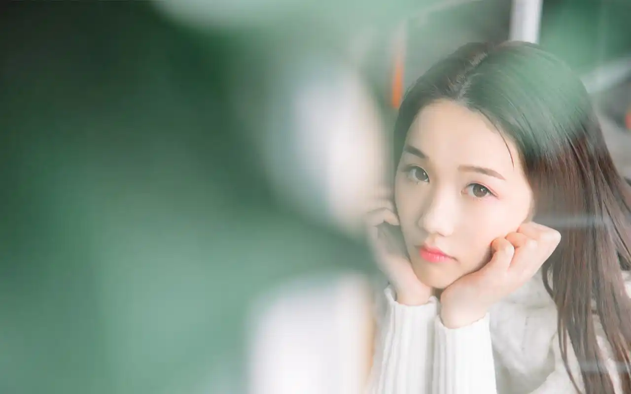 养眼气质美女唯美文艺写真图片桌面壁纸