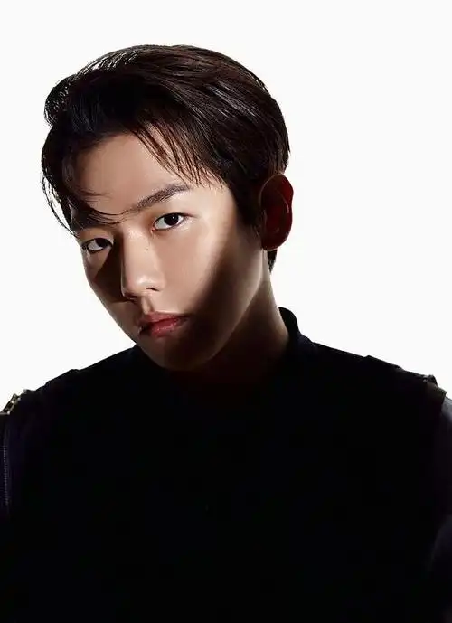 exo统一预告照,张艺兴归队回归,感受完颜团的怼脸预告照