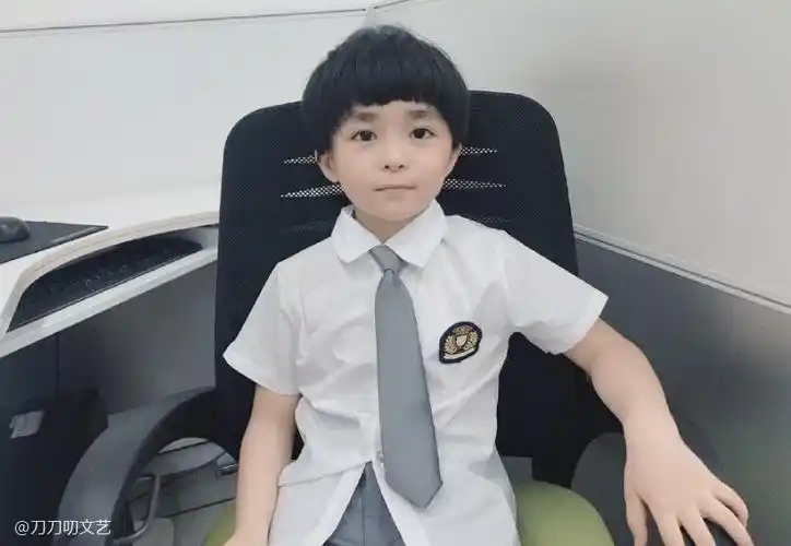 "荣梓杉,"普普"王圣迪,"严良"史彭元,《三十而已》中"许子言"陈天雨