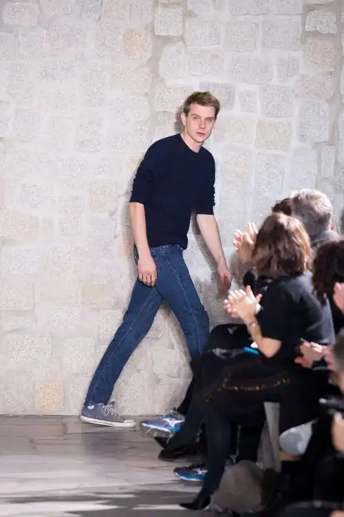 anderson荣获2015年度英国时尚大奖