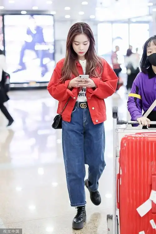 近日,北京,张紫宁现身机场.
