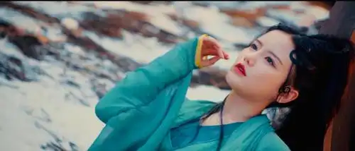 都说网红颜值很一般不过南笙的新版青蛇却惊艳无数人