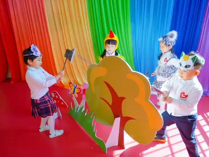 大班表演游戏:金鸡冠的公鸡