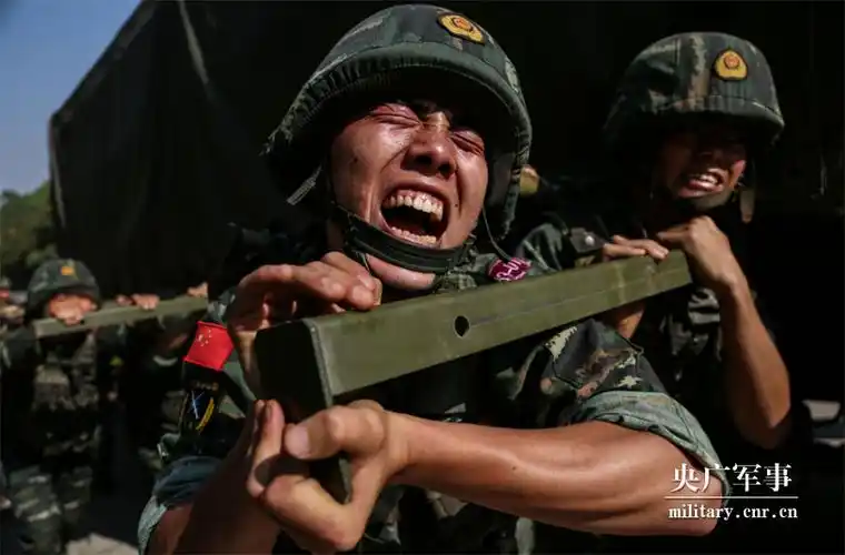 武警"魔鬼周":特战队员滇南砺剑"火力全开"